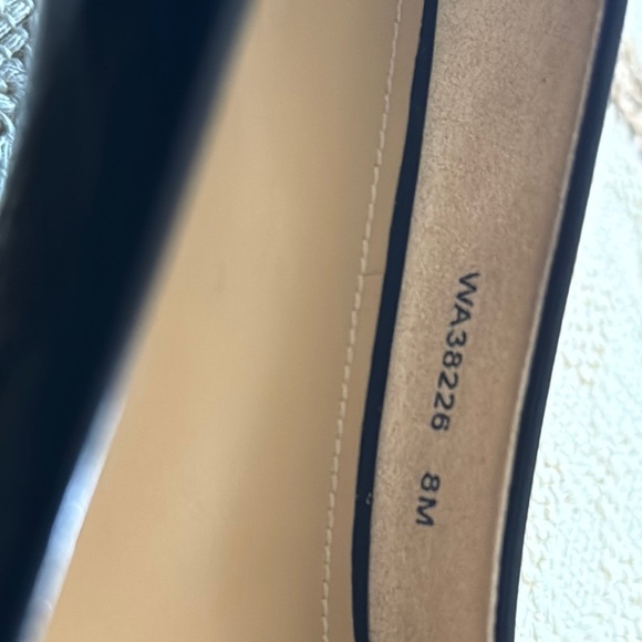 Coach Black Heels with Pointed Toe and Glossy Finish 8M - Picture 3 of 10